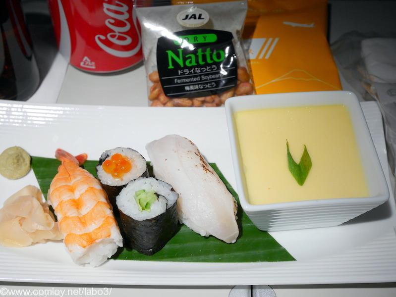 日本航空 JL34 バンコク - 羽田 ビジネスクラス機内食 お寿司と小田巻蒸し