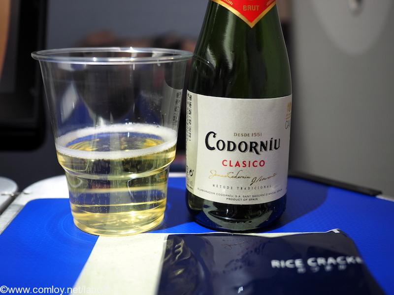 全日空 NH807 成田 - バンコク プレミアムエコノミークラス機内食 スパークリングワイン　Codorniu Clasico