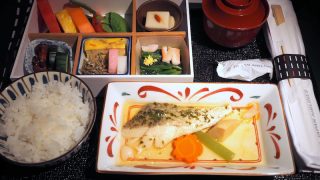日本航空JL36 シンガポール – 羽田　ビジネスクラス　機内食 朝食　和定食