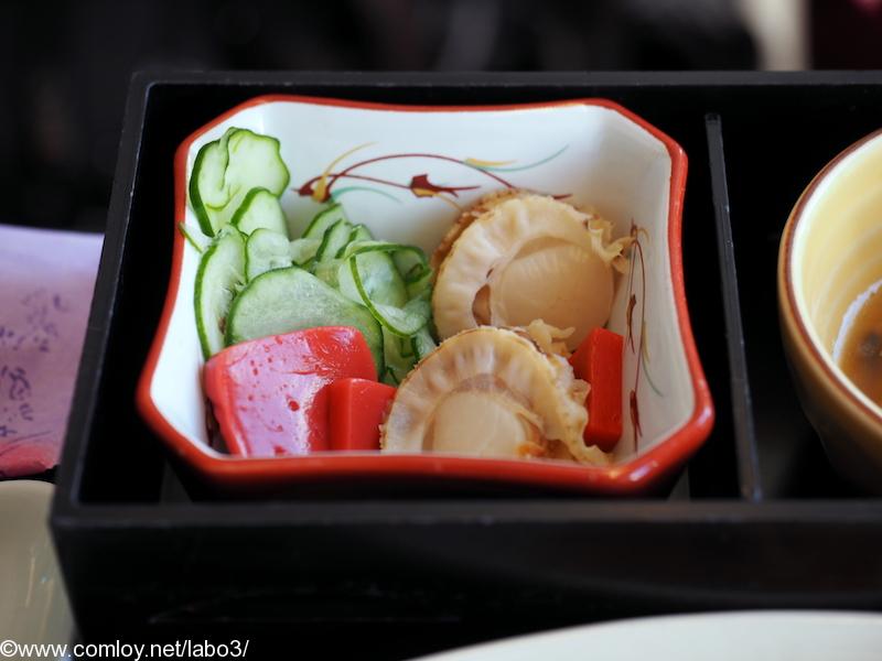 日本航空 JAL915 羽田 – 那覇 ファーストクラス 機内食 帆立の辛子酢味噌和え