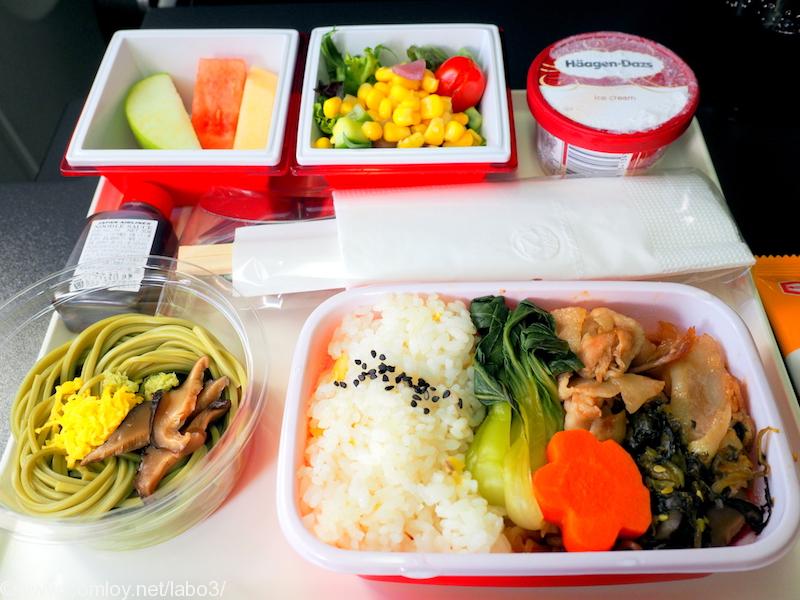 日本航空 JL26 香港 - 羽田 プレミアムエコノミークラス 機内食