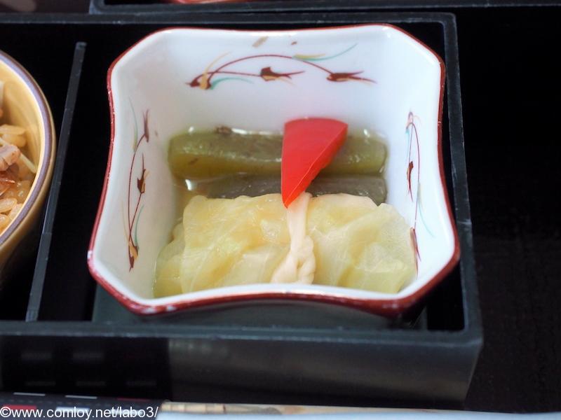 日本航空 JAL919 羽田 – 那覇 ファーストクラス 機内食 ロールキャベツ
