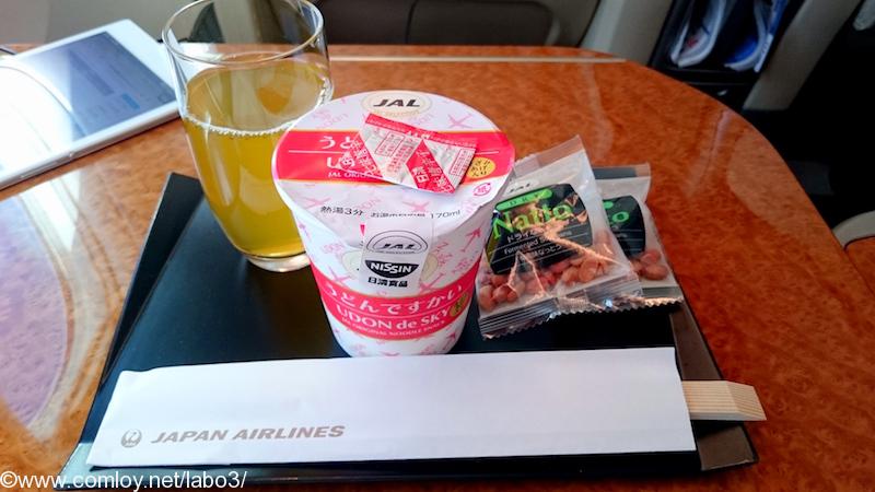 日本航空 JAL908 那覇 - 羽田 国内線ファーストクラス機内食 うどんですかい