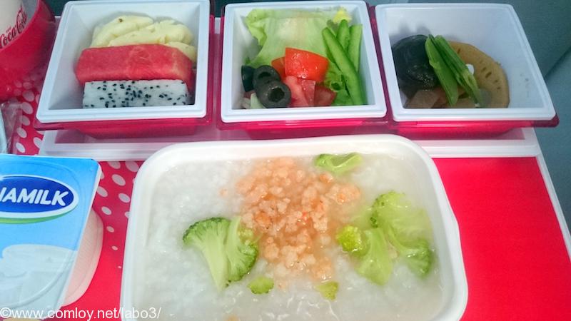 日本航空 JL70 ホーチミン ー 羽田 エコノミークラス機内食 主菜と小鉢