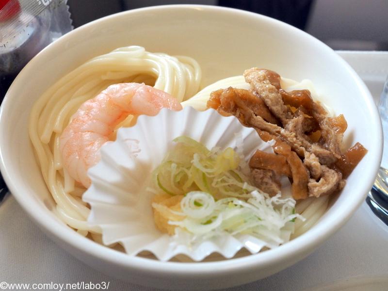マレーシア航空 MH89 成田 - クアラルンプール ビジネスクラス機内食 SOBA Udon noodles with traditional accompaniments