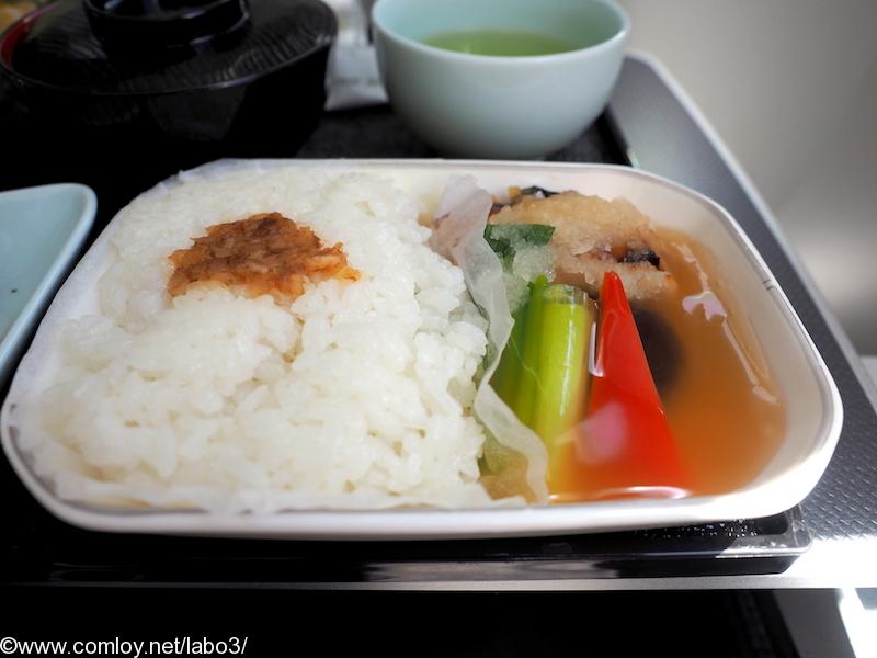 日本航空 JL92 ソウル（金浦） - 羽田 ビジネスクラス機内食 菜彩鶏みぞれ煮 生姜おかか御飯