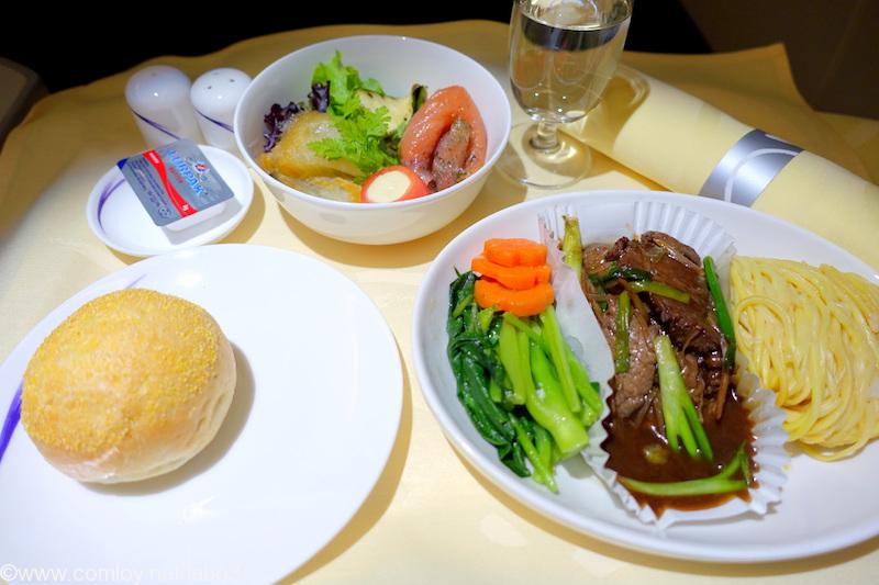 チャイナエアライン CI836 バンコク - 台北 ビジネスクラス機内食 夕食