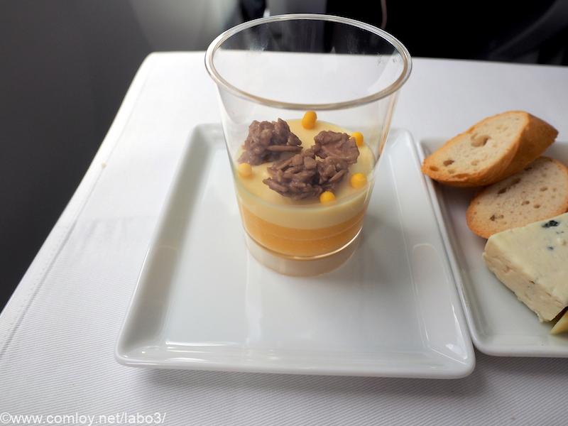 全日空 NH848 バンコク - 羽田 ビジネスクラス機内食 デザート　レモンのムース