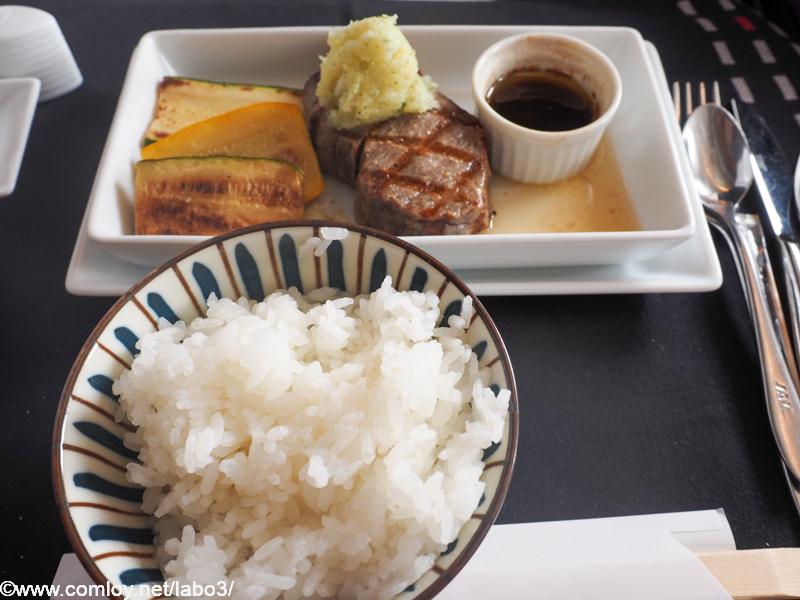 日本航空 JL31 羽田 - バンコク ビジネスクラス 機内食 メインディッシュ