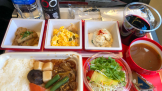 日本航空 JL31 羽田 - バンコク エコノミークラス機内食