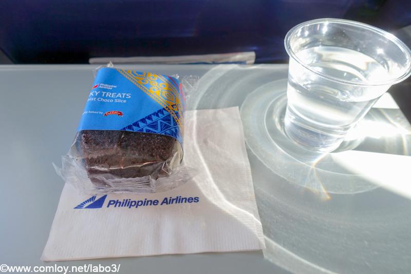 フィリピン航空 PR2042 カティクラン (ボラカイ) - マニラ 機内食
