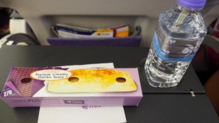 タイ航空 TG110 バンコク - チェンマイ 機内食