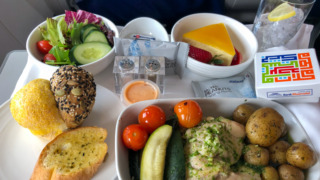 マレーシア航空 MH723 クアラルンプール - ジャカルタ ビジネスクラス機内食