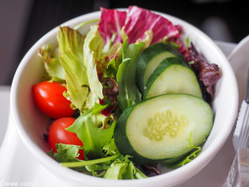マレーシア航空 MH723 クアラルンプール - ジャカルタ ビジネスクラス機内食 Starters Garden Salad Sambal mayonnaise