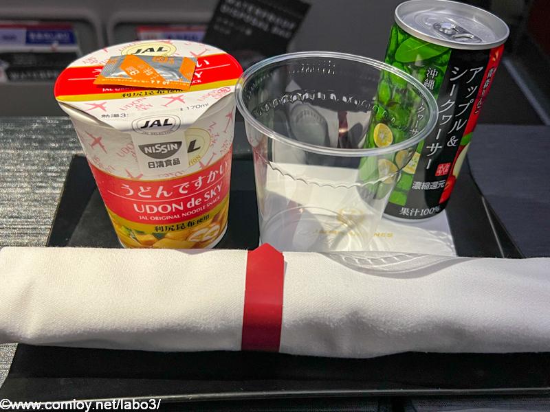 日本航空JAL920 那覇 - 羽田 ファーストクラス機内食 うどんですかい