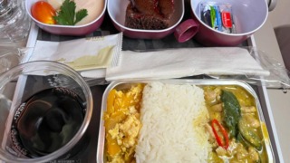 タイ国際航空 TG413 バンコク - シンガポール エコノミークラス機内食