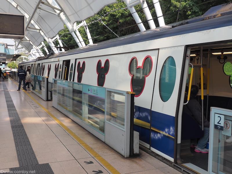 電車もディズニー。