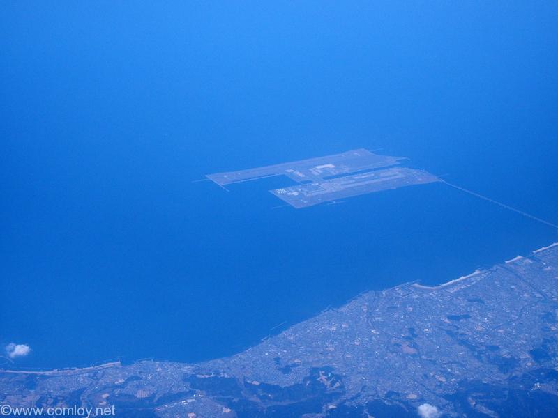 丁度関空の横を通過中。