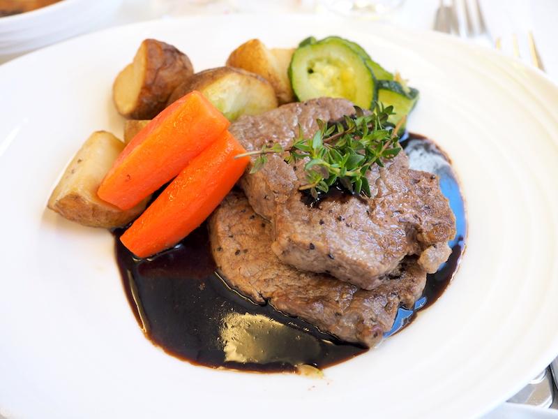 MAIN COURSE 事前予約 Grilled Fillet of Beef with Balsamic Gravy