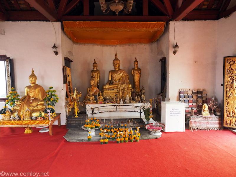 プーシーの丘 お寺