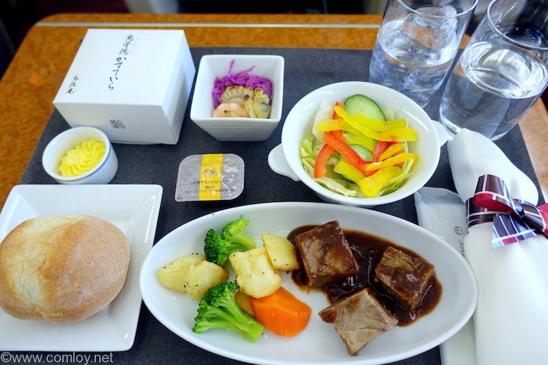 日本航空 JAL915 羽田ー沖縄 国内線ファーストクラス機内食