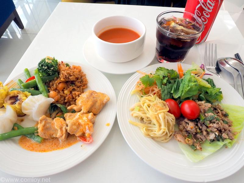 香港空港 タイ航空ビジネスクラスラウンジ