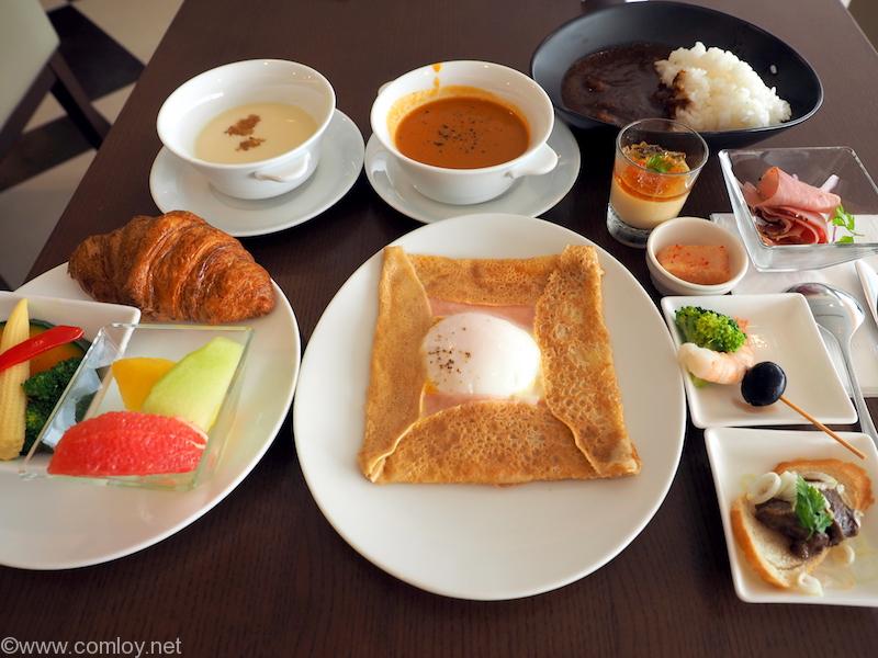 JALファーストクラスラウンジで朝食