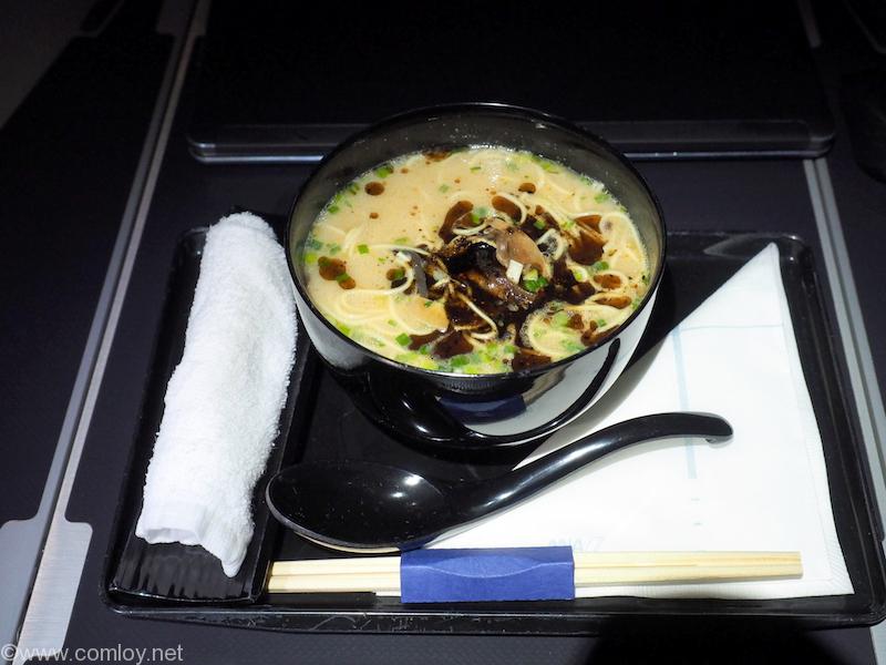 全日空 NH807 成田 -バンコク ビジネスクラス 機内食 空の上のトンコツ 「そらとん」
