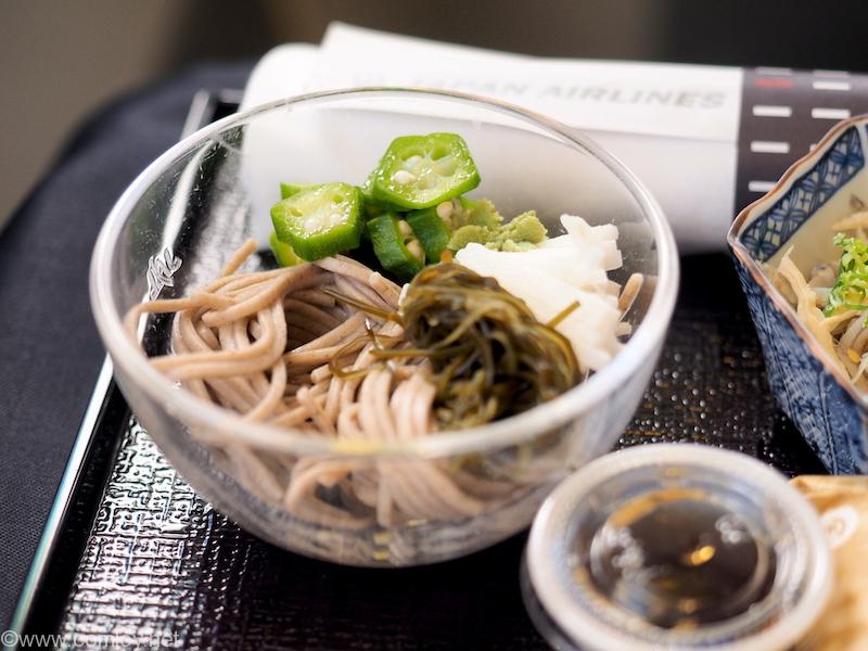日本航空 JL98 台北(松山) - 羽田 ビジネスクラス機内食 口取 そば 山芋と納豆昆布添え