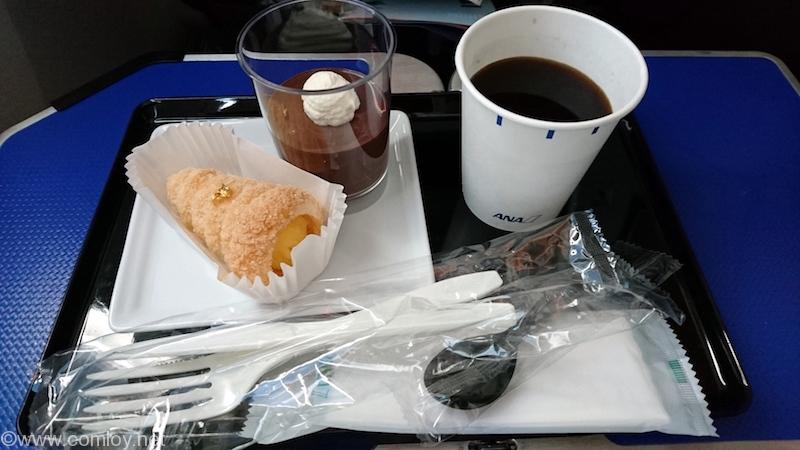NH842 シンガポール - 羽田 エコノミークラス機内食