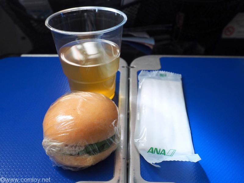 NH842 シンガポール - 羽田 エコノミークラス機内食
