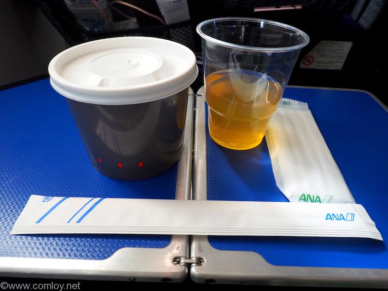 NH842 シンガポール - 羽田 エコノミークラス機内食