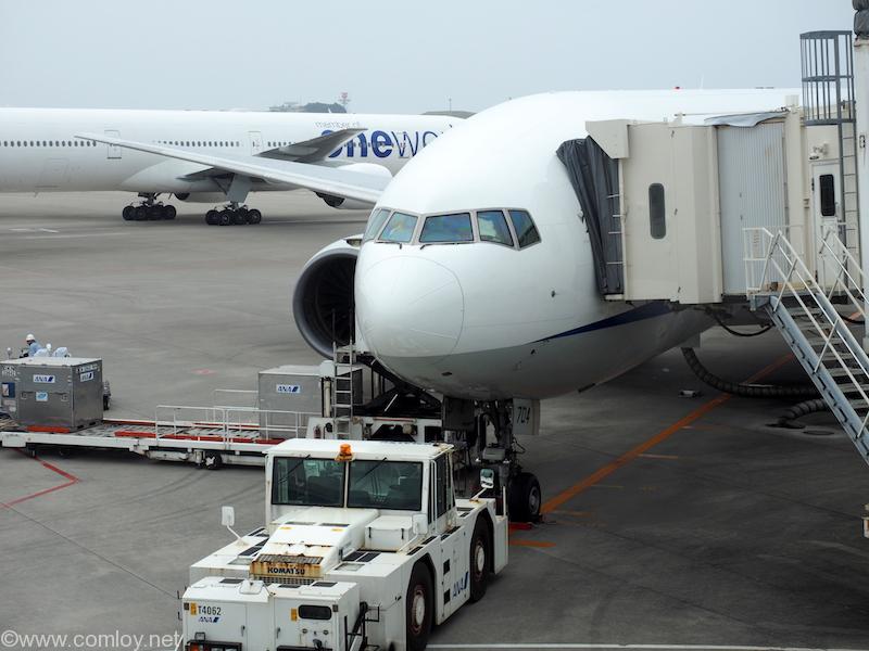 JA704A Boeing777-281 27035/131 1998/03