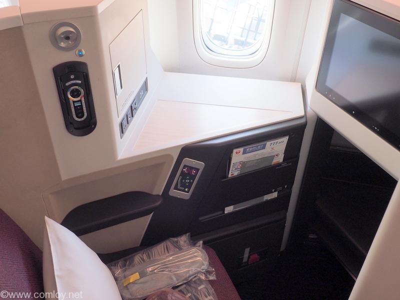 日本航空 JL32 バンコク ー 羽田 ビジネスクラス JAL SKY SUITE Ⅲ