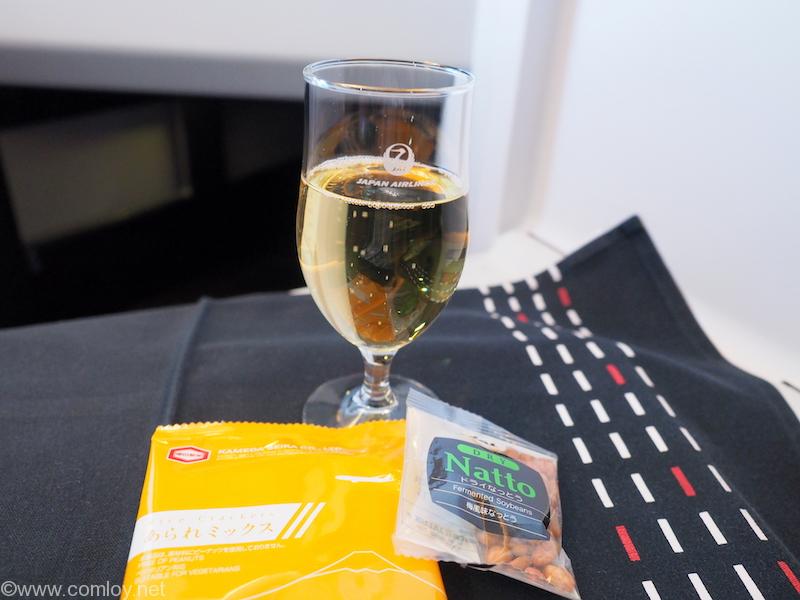 日本航空 JL32 バンコク ー 羽田 ビジネスクラス機内食 Charles Heidsieck Brut réserve N.V シャルル エドシック ブリュット レゼルヴ N.V.