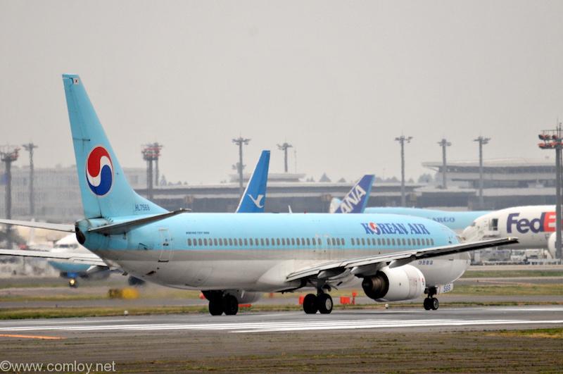 大韓航空 ( Korean Air )B737-900 機体番号HL7569 型式Boeing737-9B5 製造番号29987/999 登録2006/03
