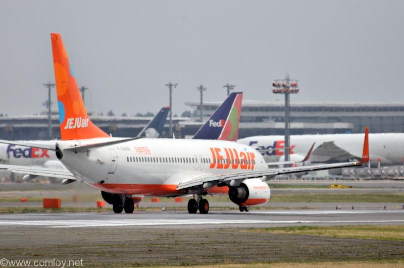 チェジュ航空 ( JEJU air ) B737-800 機体番号HL8049 型式737-8AS 製造番号36570/2573 登録2015/11