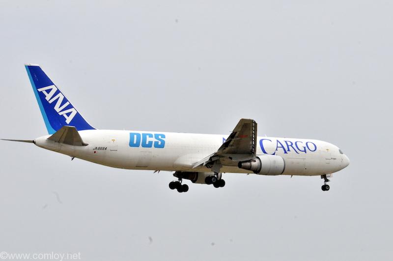 ANA CARGO B767-300 機体番号JA8664 型式Boeing767-381/ER(BCF) 製造番号27339/556 登録2010/08