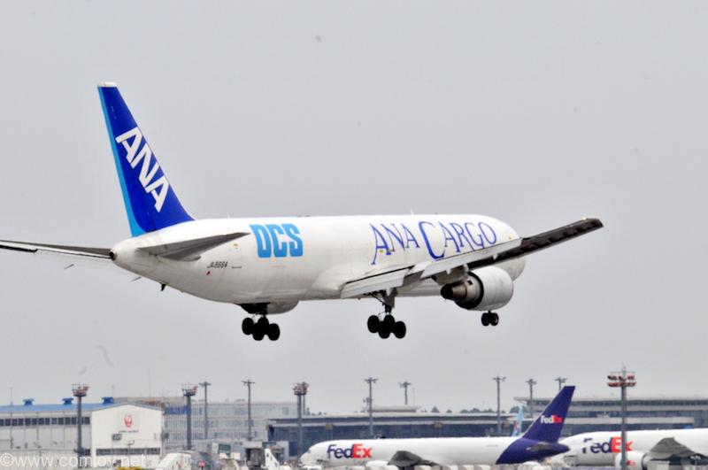 ANA CARGO B767-300 機体番号JA8664 型式Boeing767-381/ER(BCF) 製造番号27339/556 登録2010/08