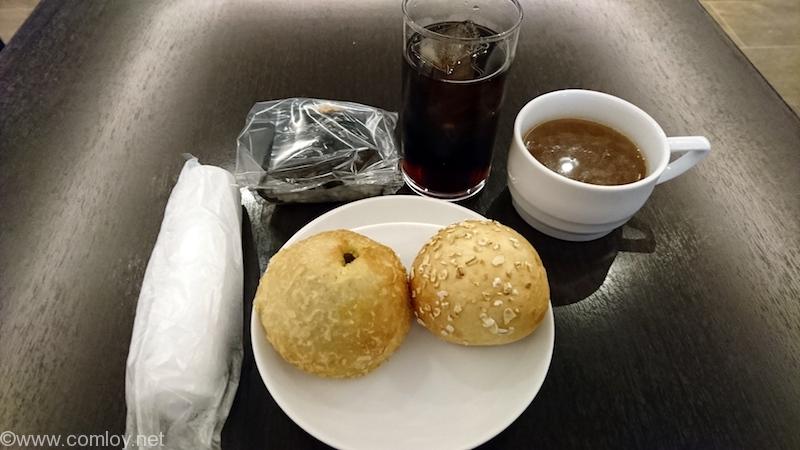 JALプレミアラウンジ 炭水化物定食