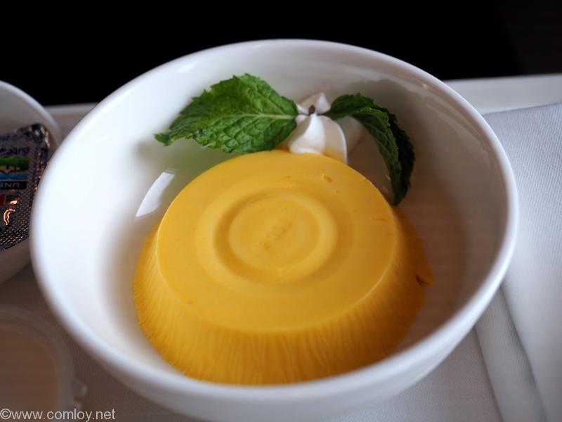 マレーシア航空 MH783 バンコク ー クアラルンプール ビジネスクラス機内食 Thai mango Pudding