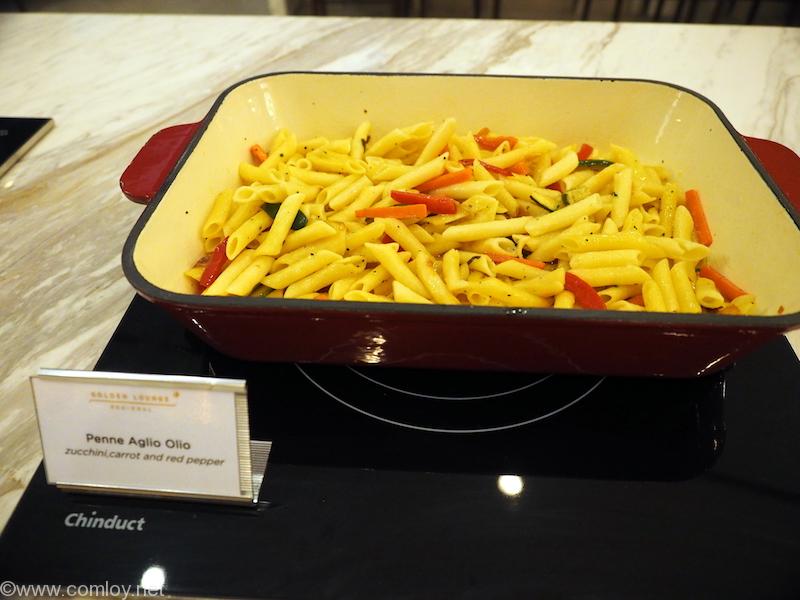マレーシア航空 ゴールデンラウンジリージョナル Penne Aglio Olio