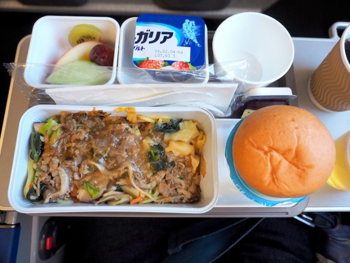 キャセイパシフィック CX509 成田 - 香港 エコノミークラス機内食