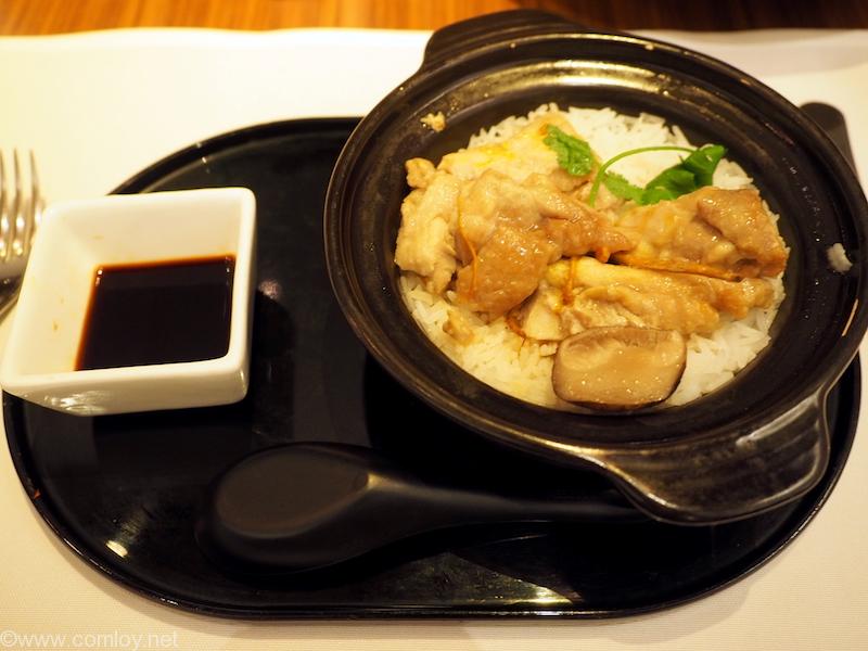 本日の朝食@キャセイパシフィック ファーストクラスラウンジ「The Heaven」 Steamed Rice with Chicken in Casserole