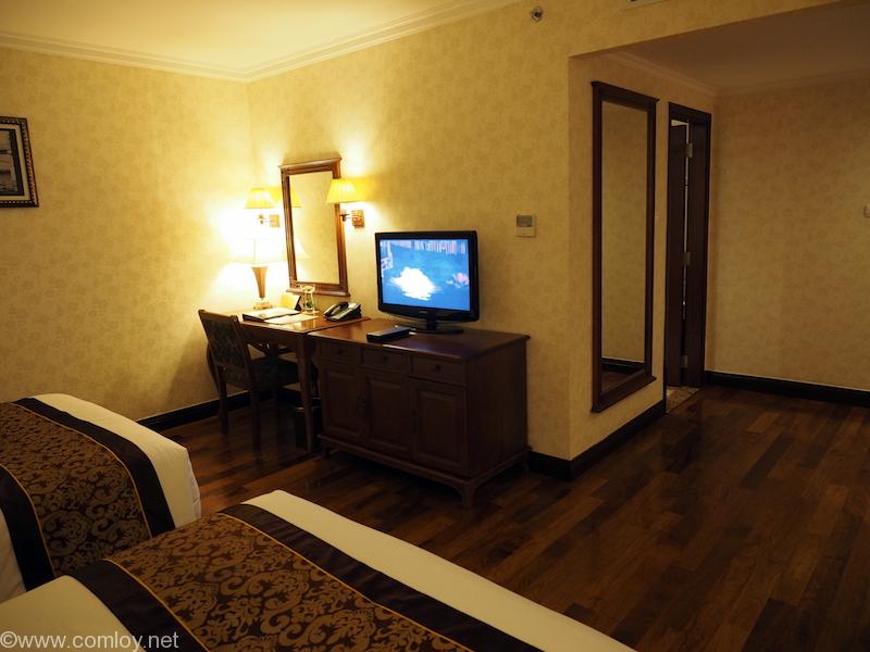 REX HOTEL