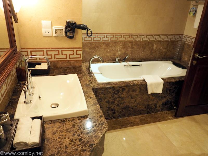 REX HOTEL